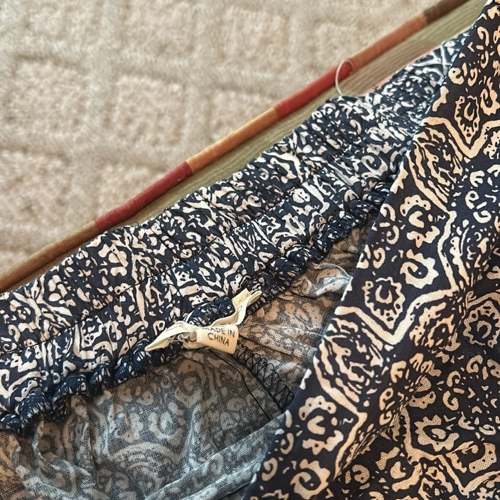 Black and White Patterned Women's Pants - Picture 3 of 4